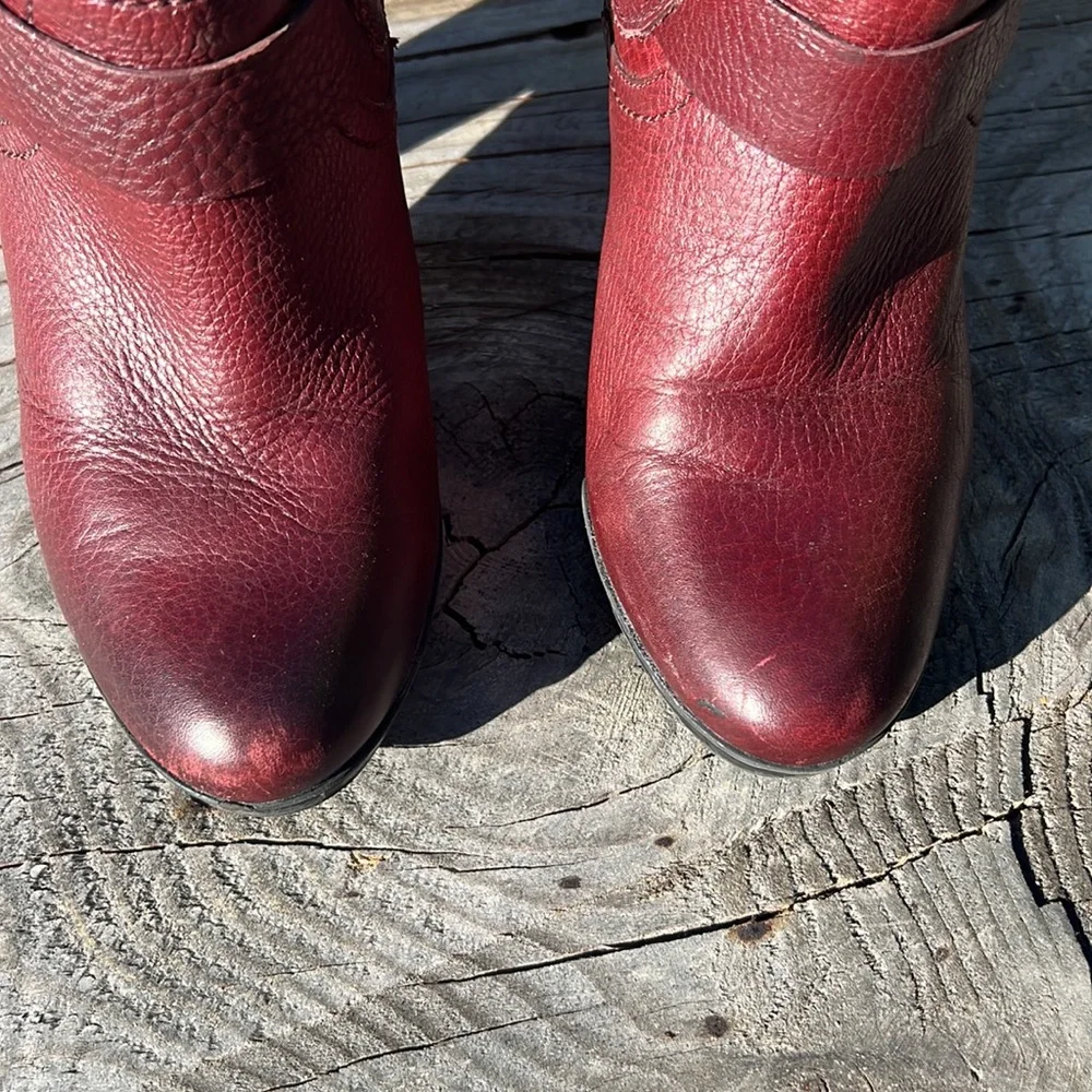 Clarks “Indigo” leather boots with heels.  Brass buckles woman’s size 6 - Picture 6 of 10